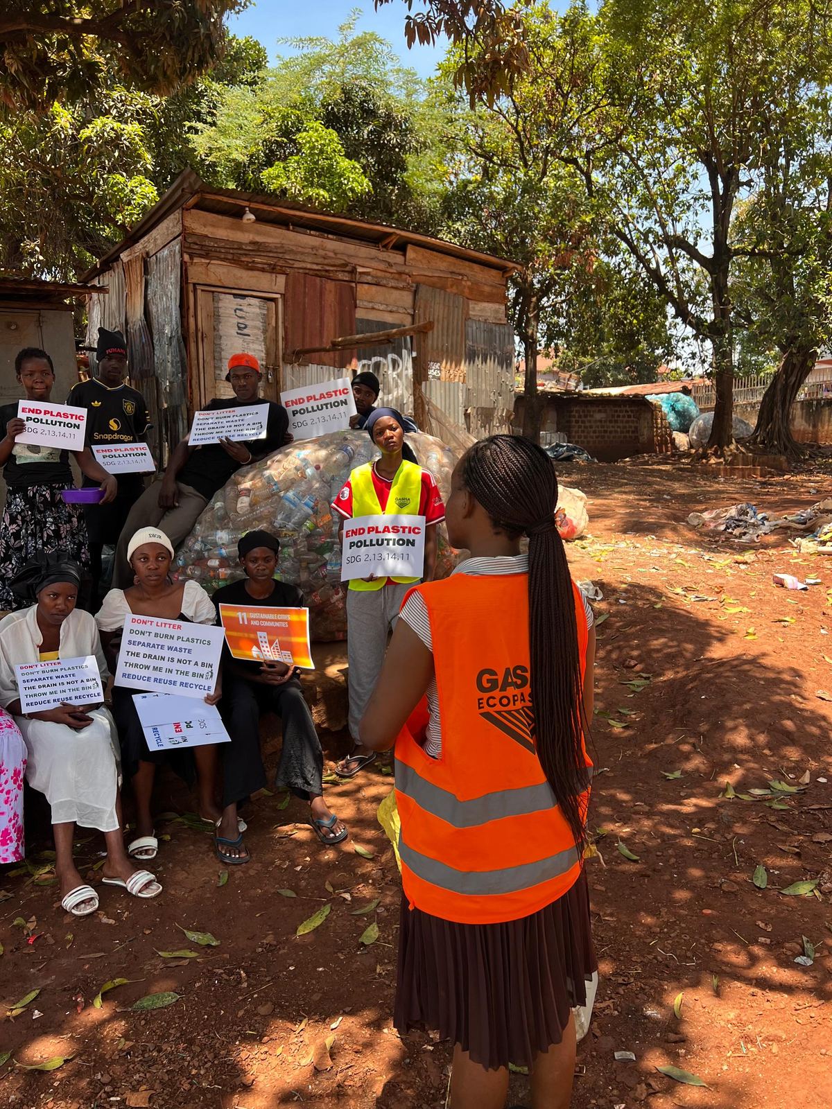 Teaching communities about plastics